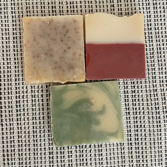 Brand new soap set for gifts - Picture 1 of 2